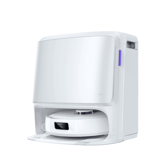 Narwal Freo Z10 robotstøvsuger i et elegant hvidt design, vist fra en vinkel i sin selvrensende station.